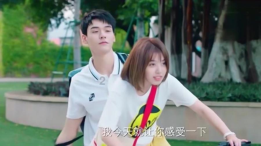 国军军官和“千金”小姐成婚，发现妻子行踪飘忽，跟踪后发现真相